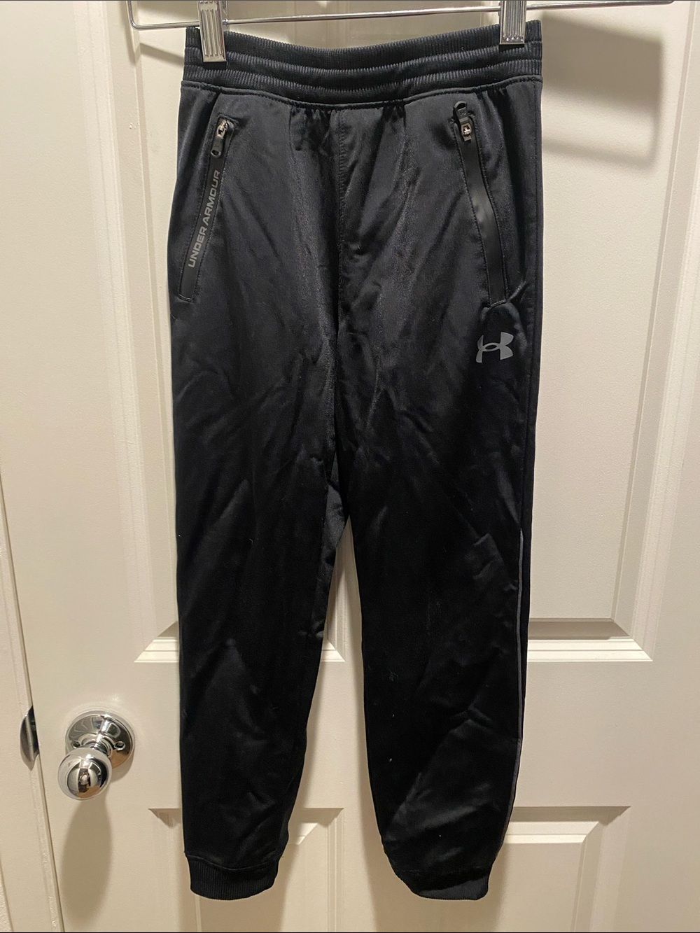 Under Armour Black Tech Joggers with Zippered Pockets EUC